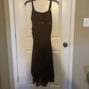 Brown formal dress extra stretch. Lined size L. NWT